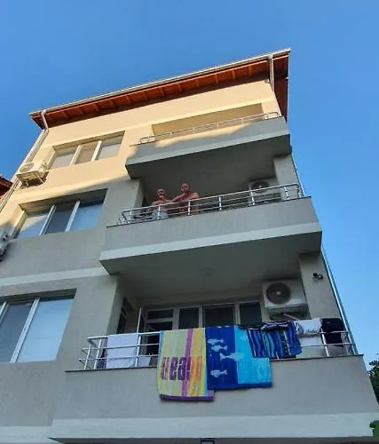 нашата къща 